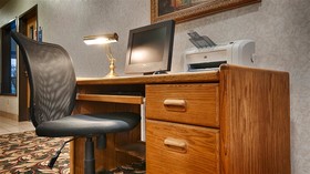 Best Western Dallas Inn & Suites