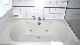 Clarion Inn Surfrider Resort