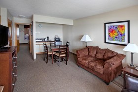 Clarion Inn Surfrider Resort