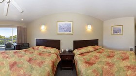 Travelodge by Wyndham Depoe Bay