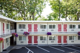 Campus Inn & Suites