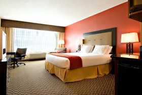 Holiday Inn Express Hotel & Suites Eugene Downtown University