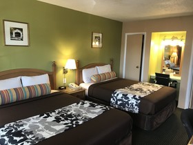 Travelers Inn