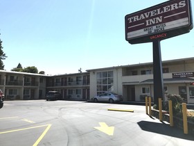 Travelers Inn