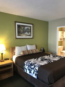 Travelers Inn