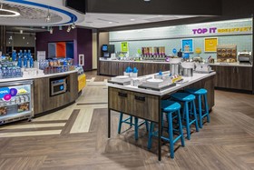 Tru by Hilton Eugene