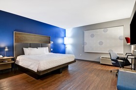 Tru by Hilton Eugene