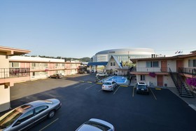 University Inn & Suites