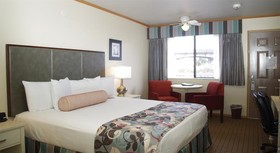 River House Inn, a Baymont by Wyndham