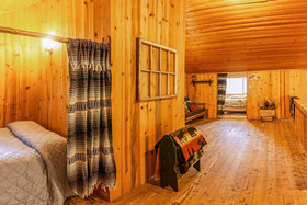 Sun Mountain Ranch BunkHouse