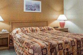 Garibaldi Inn at the Bay