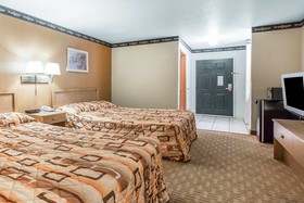 Garibaldi Inn at the Bay