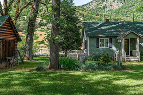 Romantic Rogue River Cottage