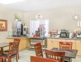 Super 8 by Wyndham Grants Pass