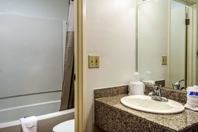 Motel 6 Gresham City Center