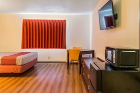 Motel 6 Gresham City Center