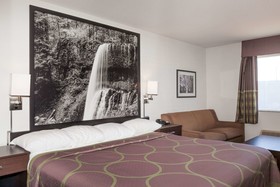 Super 8 by Wyndham Gresham/Portland Area OR