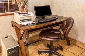 Super 8 by Wyndham Gresham/Portland Area OR