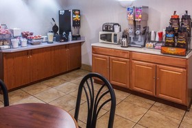 Super 8 by Wyndham Gresham/Portland Area OR