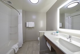 Holiday Inn Express & Suites Hermiston Downtown