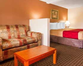 Econo Lodge Inn & Suites Hillsboro - Portland West