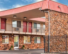 Econo Lodge Inn & Suites Hillsboro - Portland West