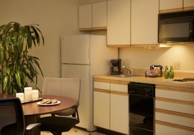 Larkspur Landing Extended Stay Suites Hillsboro