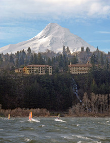 Columbia Cliff Villas Hood River
