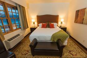 Columbia Cliff Villas Hood River