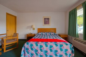 Riverside Inn John Day by OYO Rooms