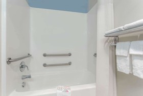 Microtel Inn & Suites by Wyndham Klamath Falls