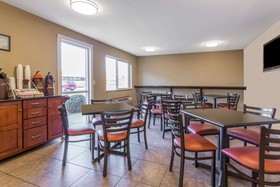 Super 8 by Wyndham LaGrande