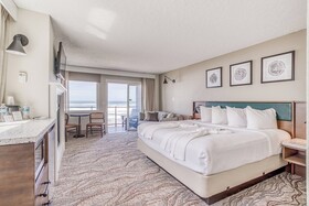 Beachfront Manor Lincoln City