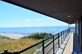 Beachfront Manor Lincoln City