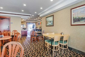 Comfort Inn & Suites