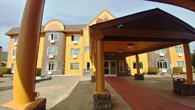 Palace Inn & Suites