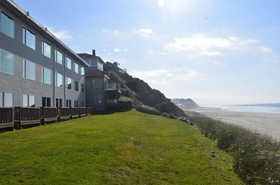 Sailor Jack Oceanfront Motel