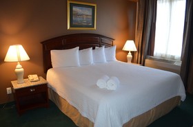 The Ashley Inn & Suites