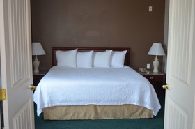 The Ashley Inn & Suites