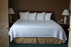 The Ashley Inn & Suites