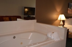 The Ashley Inn & Suites