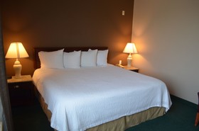 The Ashley Inn & Suites