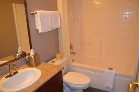 The Ashley Inn & Suites