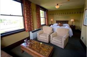 McMenamins Hotel Oregon