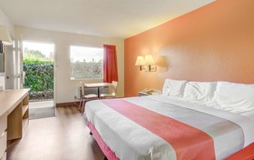 Motel 6 Medford North