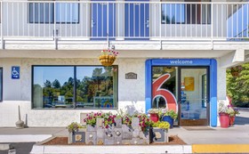 Motel 6 Medford South
