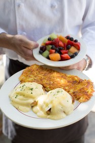 Rogue Regency Inn & Suites