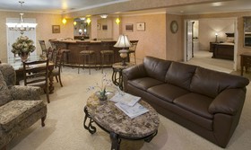 Rogue Regency Inn & Suites