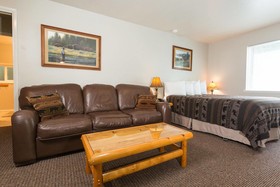 Morrison's Rogue River Lodge