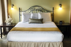 Nye Beach Condos & Cottages